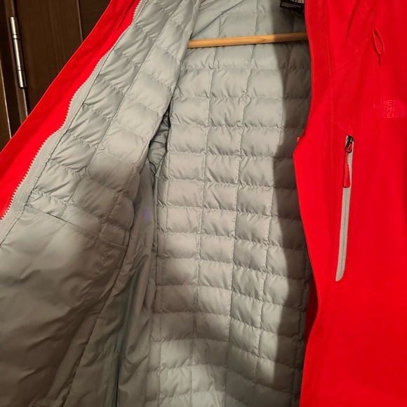North Face thermoball eco snow insulated jacket fiery red - Picture 3 of 3